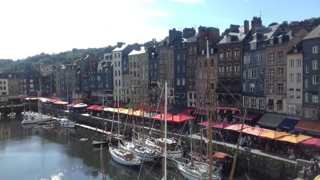La Petite Cabane Du Pecheur Honfleur Buitenkant foto